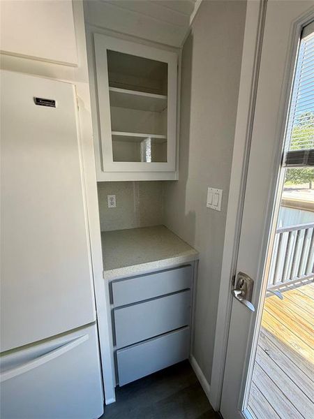 Quality cabintets, every space used.