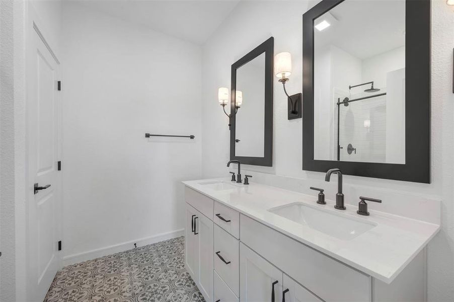 Furnished interior view inside a new home in Rolling Ridge, Van Alstyne (Image 10).