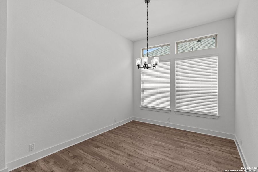 Spacious, unfurnished interior of a new home in Mesa Western, Cibolo (Image 24).