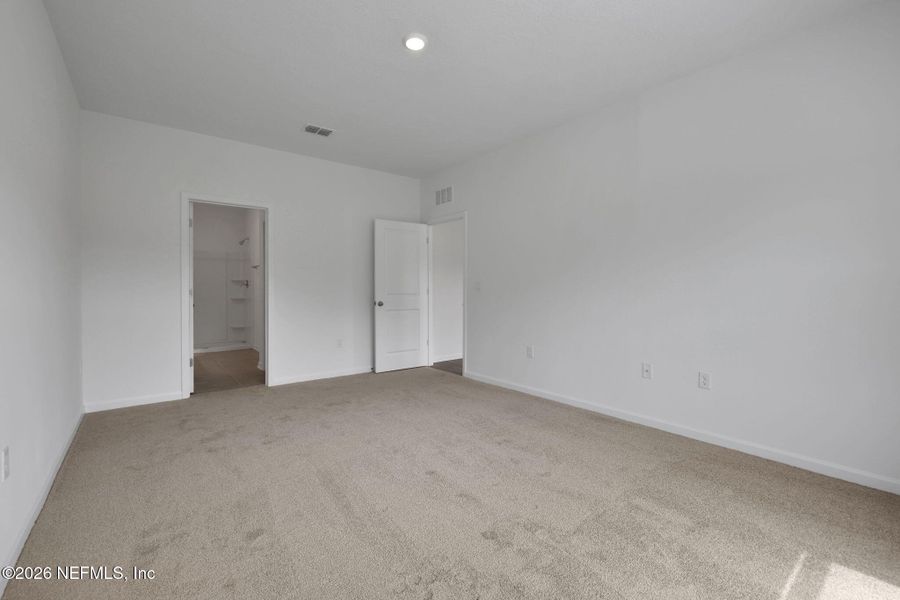 Spacious, unfurnished interior of a new home in Amberly, Green Cove Springs (Image 35).