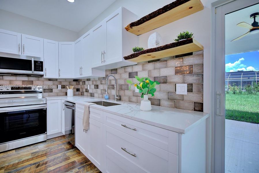 Furnished interior view inside a new home in , Sebring (Image 9).