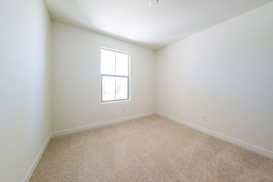 Spacious, unfurnished interior of a new home in Rancho Santa Rosa, Maricopa (Image 28).