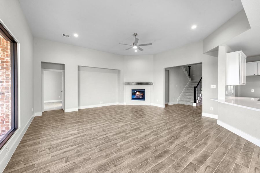 Spacious, unfurnished interior of a new home in Briarwood Crossing, Rosenberg (Image 27).