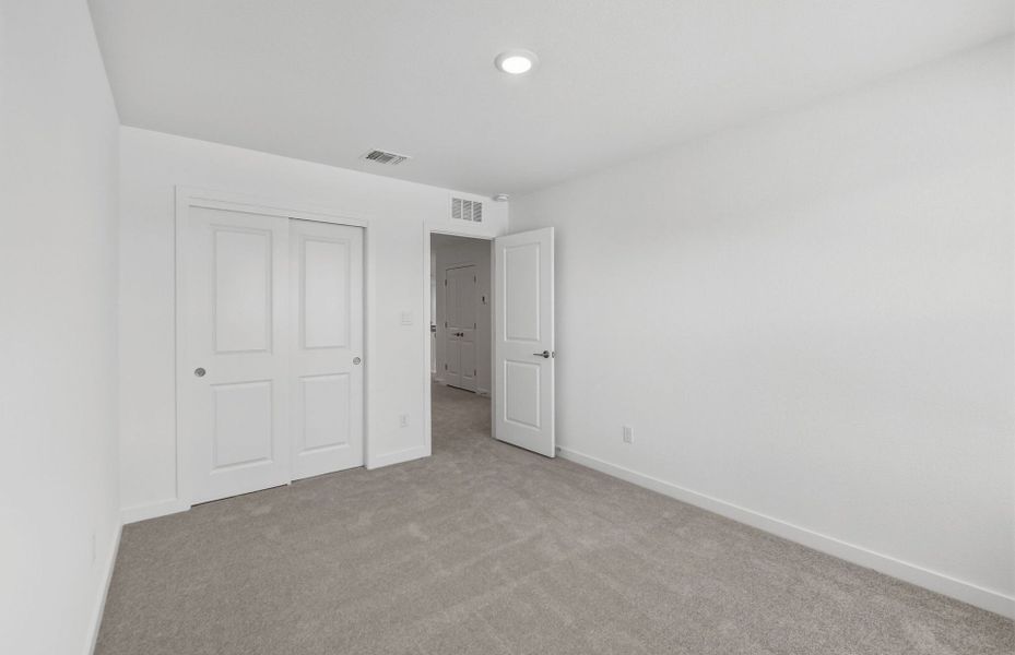 Spacious, unfurnished interior of a new home in Santa Rita Ranch, Liberty Hill (Image 17).