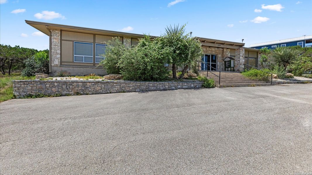 Image 36 of a home in .