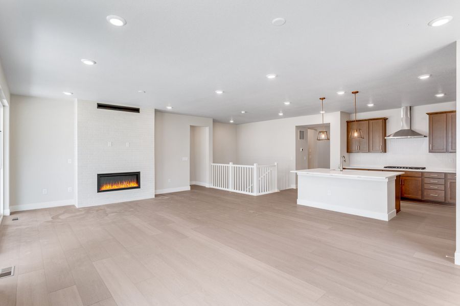 Spacious, unfurnished interior of a new home in The Aurora Highlands, Aurora (Image 12).