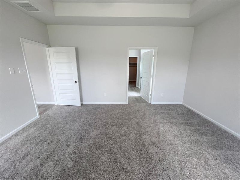 Spacious, unfurnished interior of a new home in , Blue Ridge (Image 8).