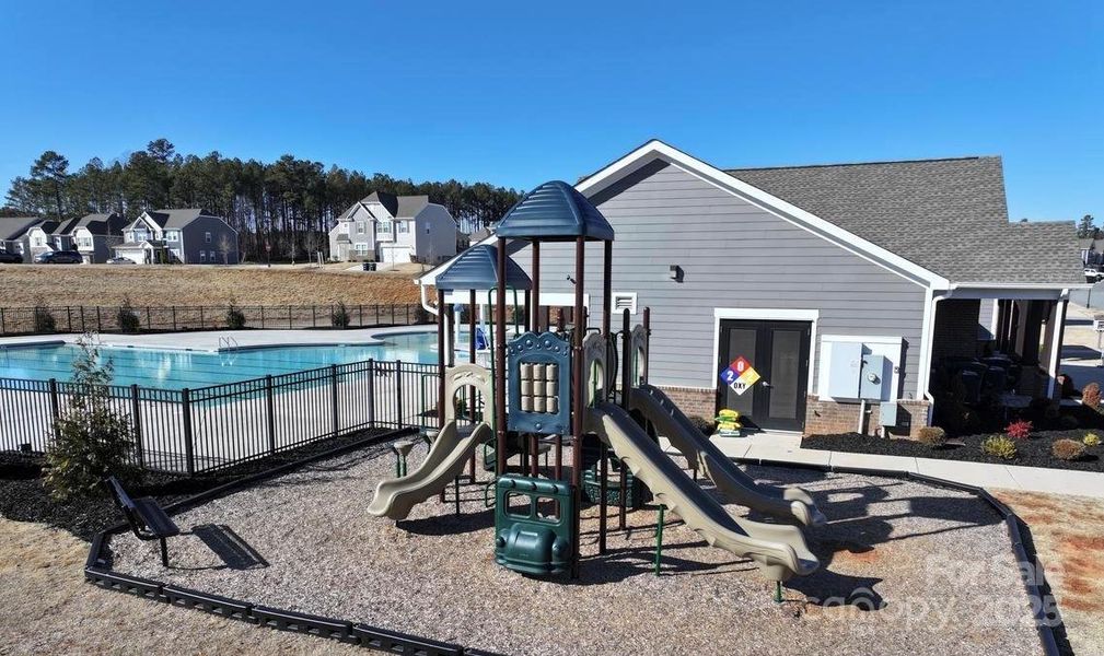 Community amenities in Falls Cove at Lake Norman: Falls Cove at Lake Norman - Phase 3 & 4, Troutman (Image 25). Community amenities in Falls Cove at Lake Norman: Falls Cove at Lake Norman - Phase 3 & 4, Troutman (Image 25).