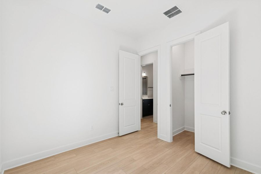 Spacious, unfurnished interior of a new home in ARTAVIA 45' Homesites, Conroe (Image 13).