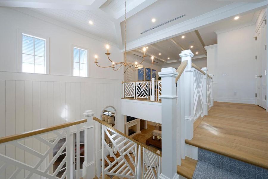 LANDING - 2ND FLOOR LANDING - 2ND FLOOR