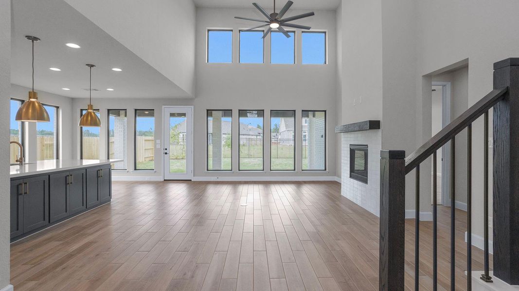 Spacious, unfurnished interior of a new home in Artavia 55' - Valencia, Conroe (Image 16). Spacious, unfurnished interior of a new home in Artavia 55' - Valencia, Conroe (Image 16).