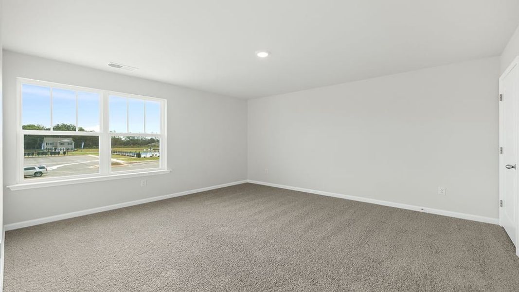 Spacious, unfurnished interior of a new home in Cascade Point, Seneca (Image 29).