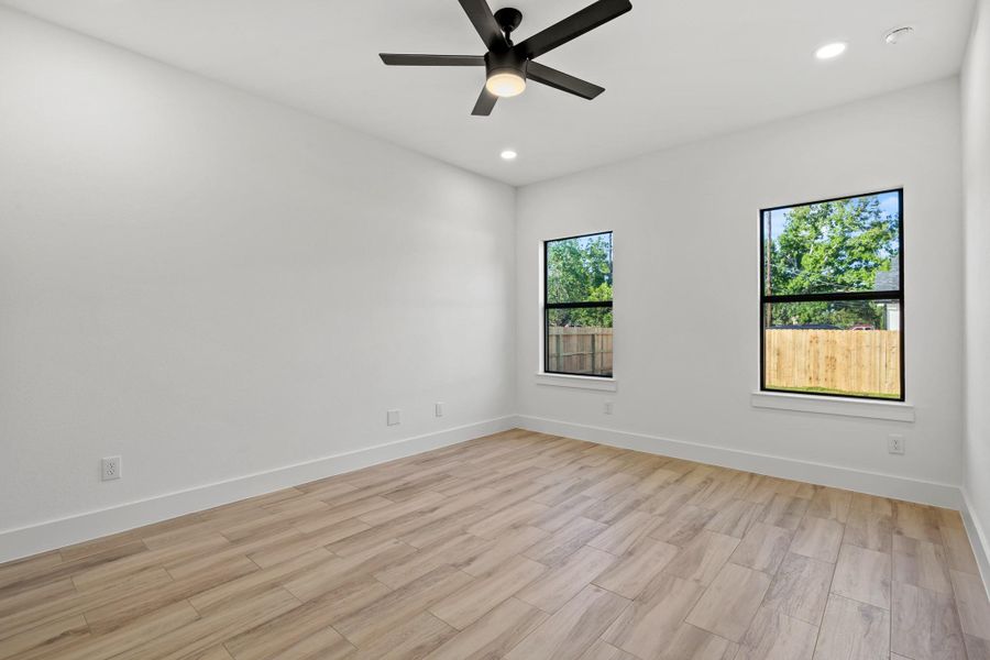 Spacious, unfurnished interior of a new home in , Needville (Image 7).