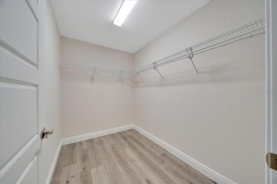 Spacious, unfurnished interior of a new home in , Ocala (Image 31).