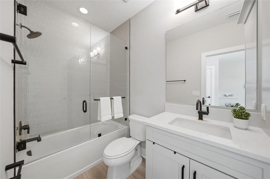 Furnished interior view inside a new home in , Venice (Image 33).