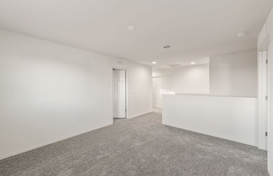Spacious, unfurnished interior of a new home in Entrada La Coraza at Rancho Sahuarita, Sahuarita (Image 19).