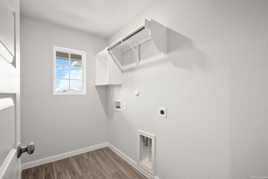 Spacious, unfurnished interior of a new home in Dauer Ranch, New Braunfels (Image 18). Spacious, unfurnished interior of a new home in Dauer Ranch, New Braunfels (Image 18).