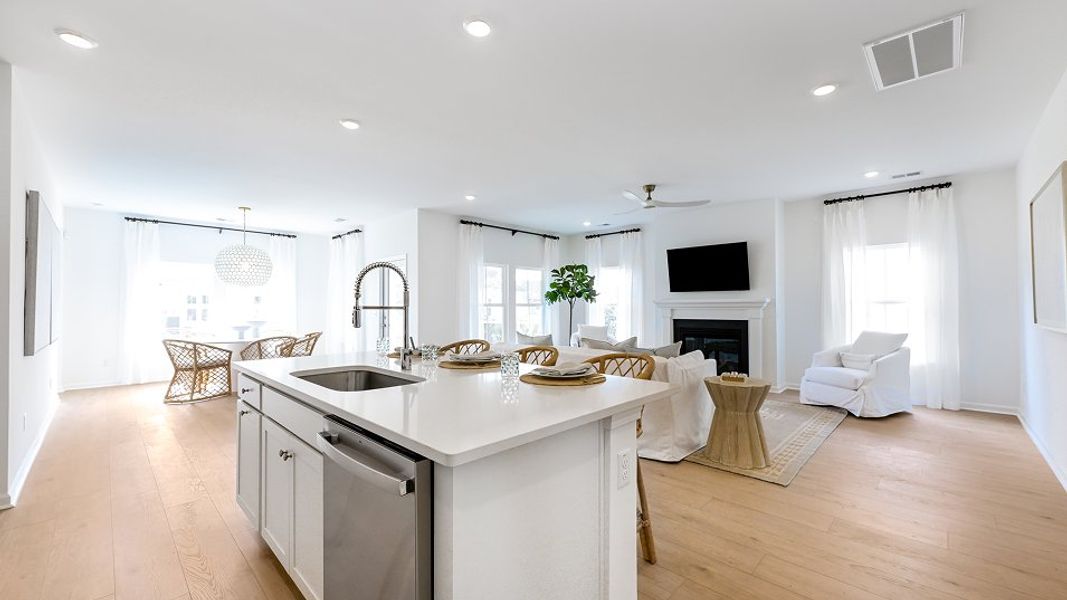 2225 Avery Kitchen 1of4 F1 9 19 25