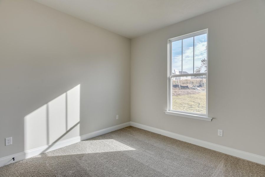 Spacious, unfurnished interior of a new home in , Edgefield (Image 7).