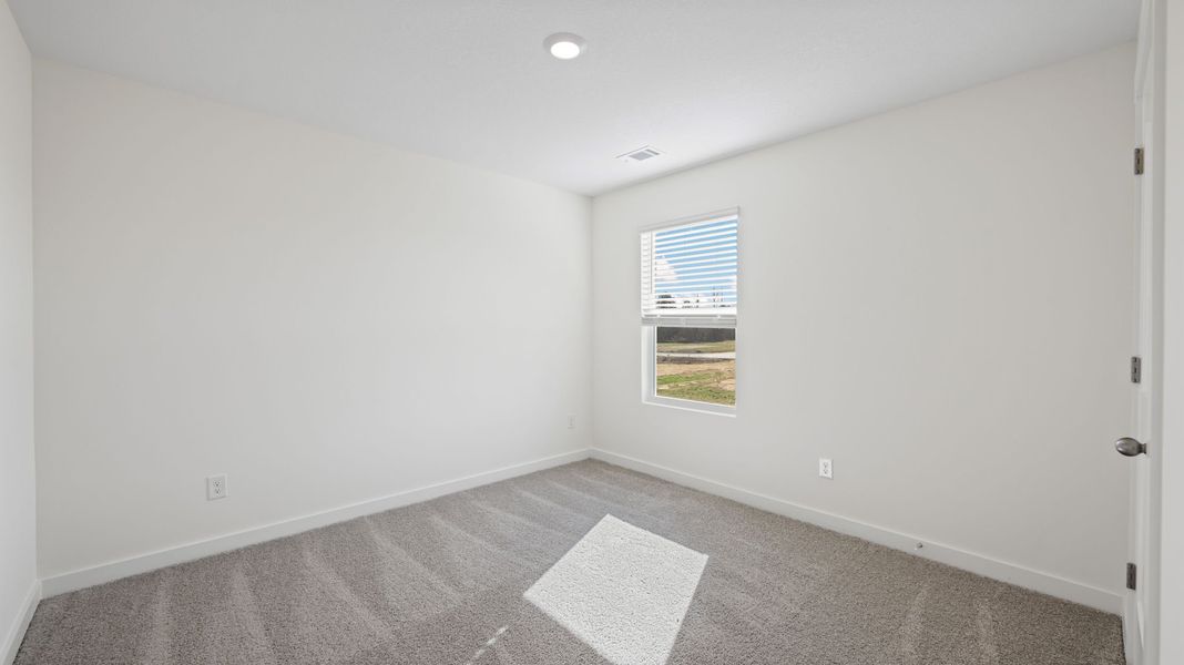 Spacious, unfurnished interior of a new home in Evergreen Landing, Rossville (Image 25).