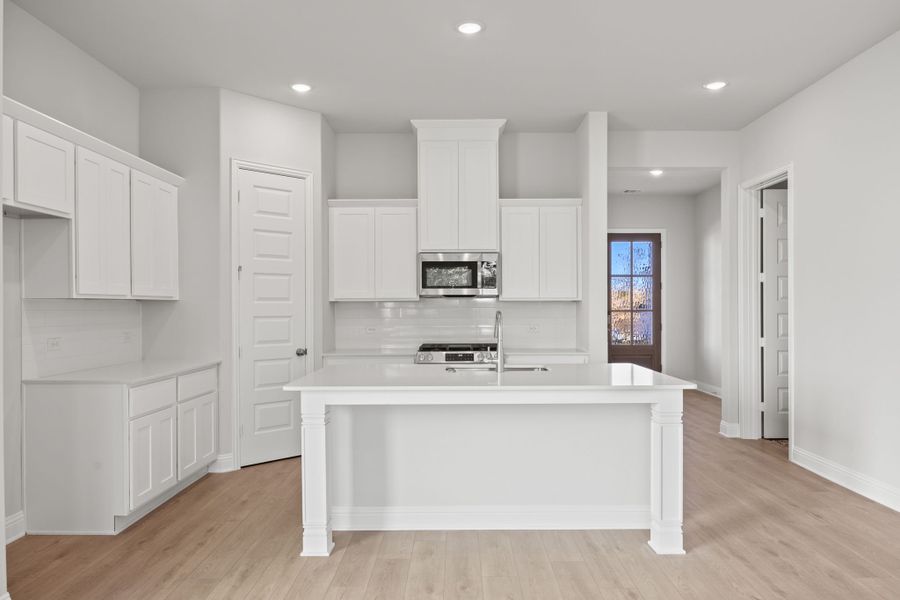 Representative furnished interior of a home built from the Schrade by Cambridge Homes in Lake Park, Rowlett (Image 8).