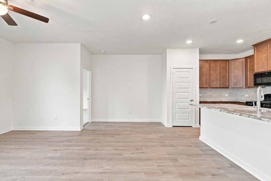 Spacious, unfurnished interior of a new home in Heartland at Creek Meadows, College Station (Image 7). Spacious, unfurnished interior of a new home in Heartland at Creek Meadows, College Station (Image 7).