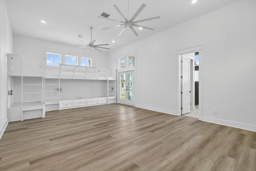 Spacious, unfurnished interior of a new home in , Port Aransas (Image 21).