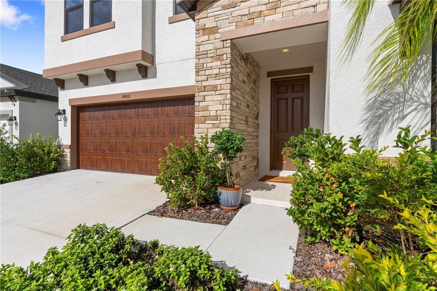 Exterior details and patio area of a home in Hawkstone, Lithia (Image 2).