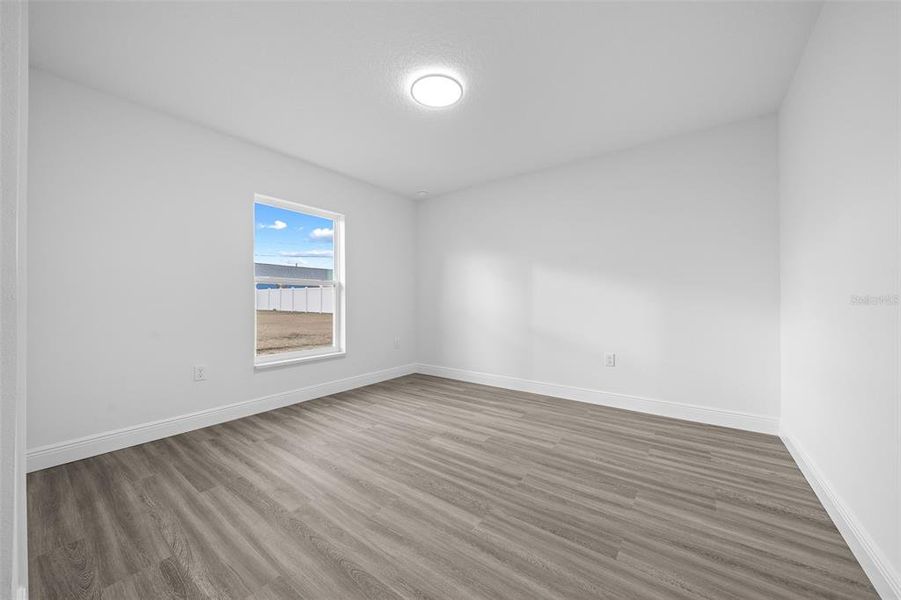 Spacious, unfurnished interior of a new home in , Ocala (Image 24).