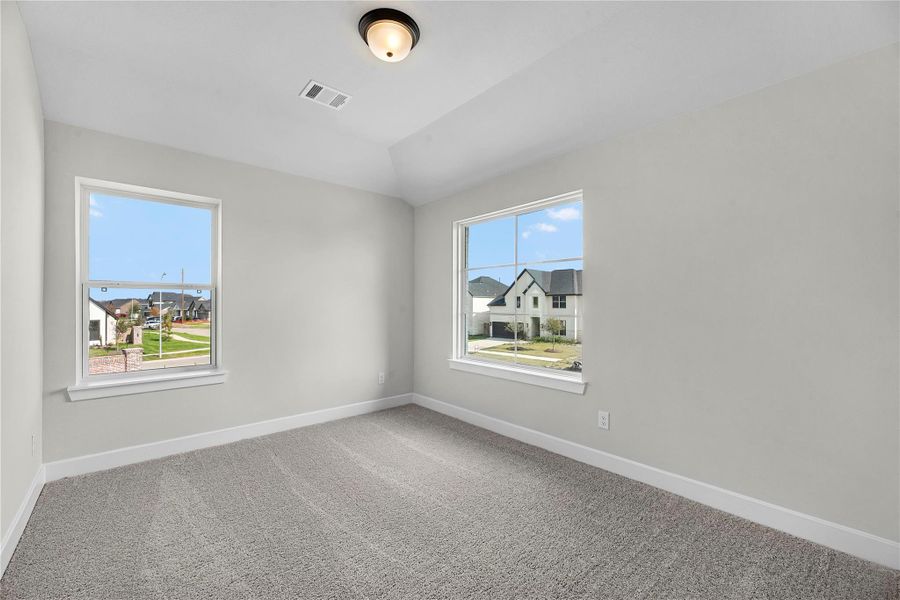 Spacious, unfurnished interior of a new home in Grange, Katy (Image 9).