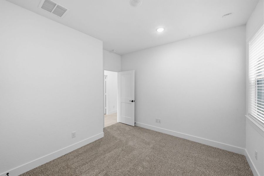 Spacious, unfurnished interior of a new home in Bridgeland, Cypress (Image 25).