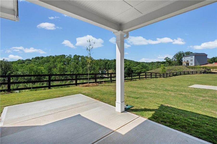 Exterior details and patio area of a home in Avery Ridge, Gainesville (Image 3).