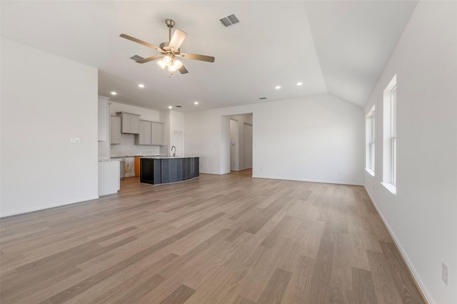 Spacious, unfurnished interior of a new home in River Ranch, Dayton (Image 24).