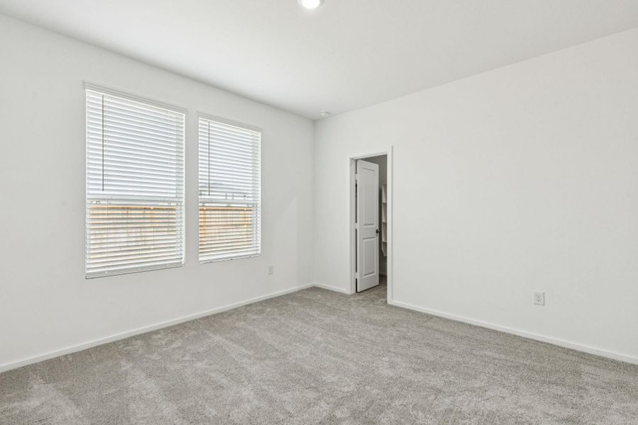 Spacious, unfurnished interior of a new home in Windcress, Cove (Image 23).