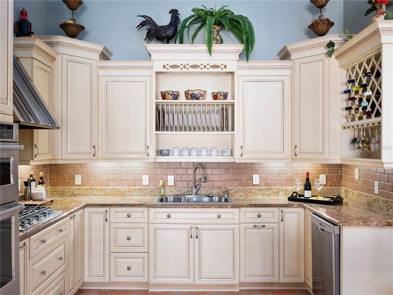 Furnished interior view inside a new home in , Ocklawaha (Image 5).