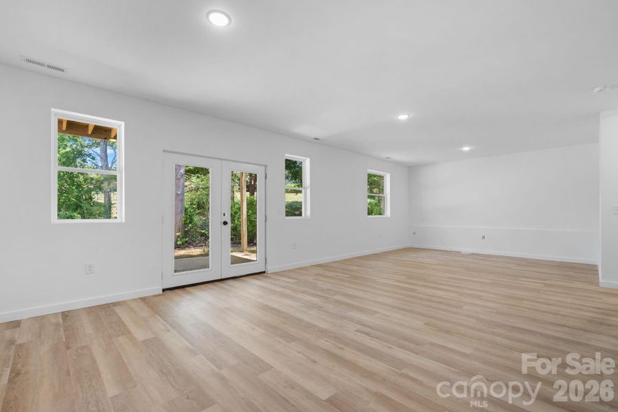Spacious, unfurnished interior of a new home in , Taylorsville (Image 24).