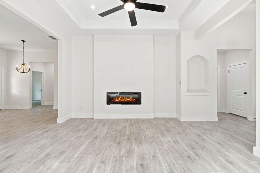 Spacious, unfurnished interior of a new home in , Willis (Image 17).