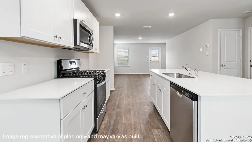 Furnished interior view inside a new home in Redbird Ranch, San Antonio (Image 5). Furnished interior view inside a new home in Redbird Ranch, San Antonio (Image 5).