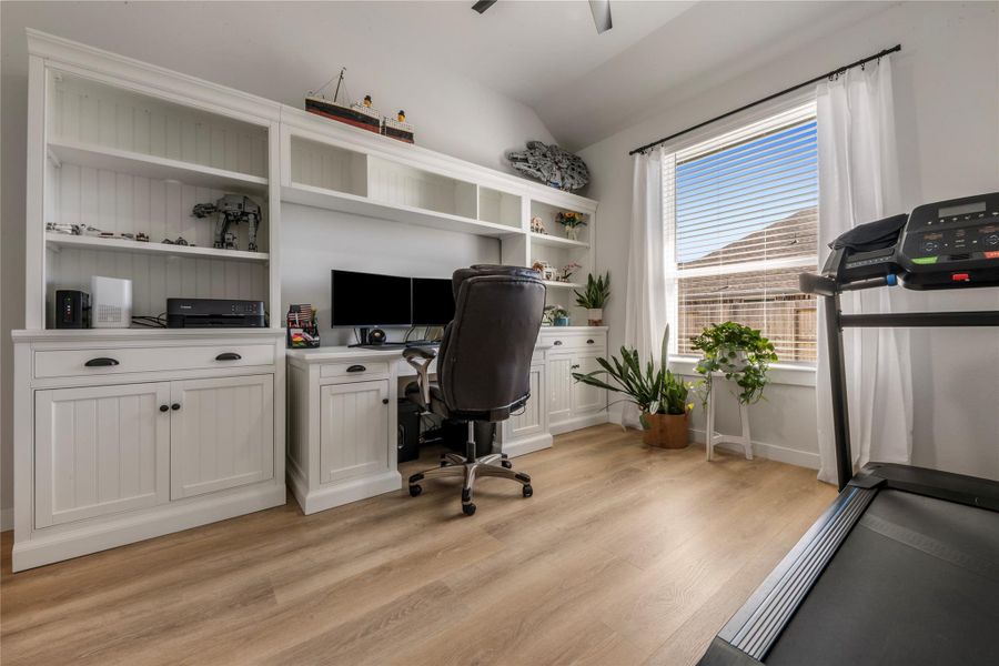 Furnished interior view inside a new home in , Mont Belvieu (Image 6). Furnished interior view inside a new home in , Mont Belvieu (Image 6).