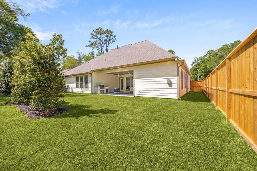 Exterior details and patio area of a home in , Houston (Image 30).