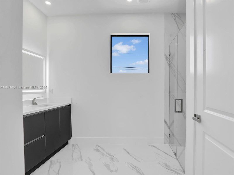 Image 39 of a home in .