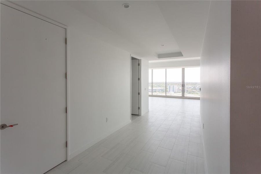 Spacious, unfurnished interior of a new home in , St. Petersburg (Image 13).