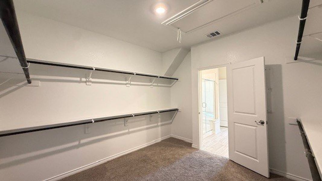 Spacious, unfurnished interior of a new home in Prairie Oaks, Oak Point (Image 19).