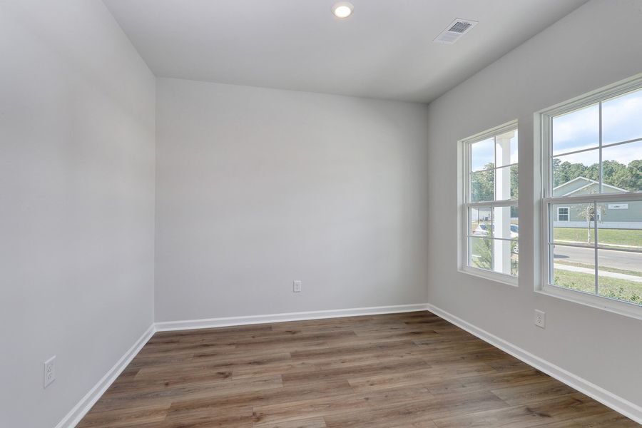 Spacious, unfurnished interior of a new home in Hainer Place, Conway (Image 13).