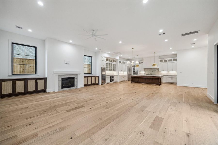 Spacious, unfurnished interior of a new home in , Houston (Image 21).