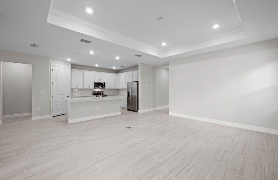 Spacious, unfurnished interior of a new home in Del Webb Oak Creek, North Fort Myers (Image 30).