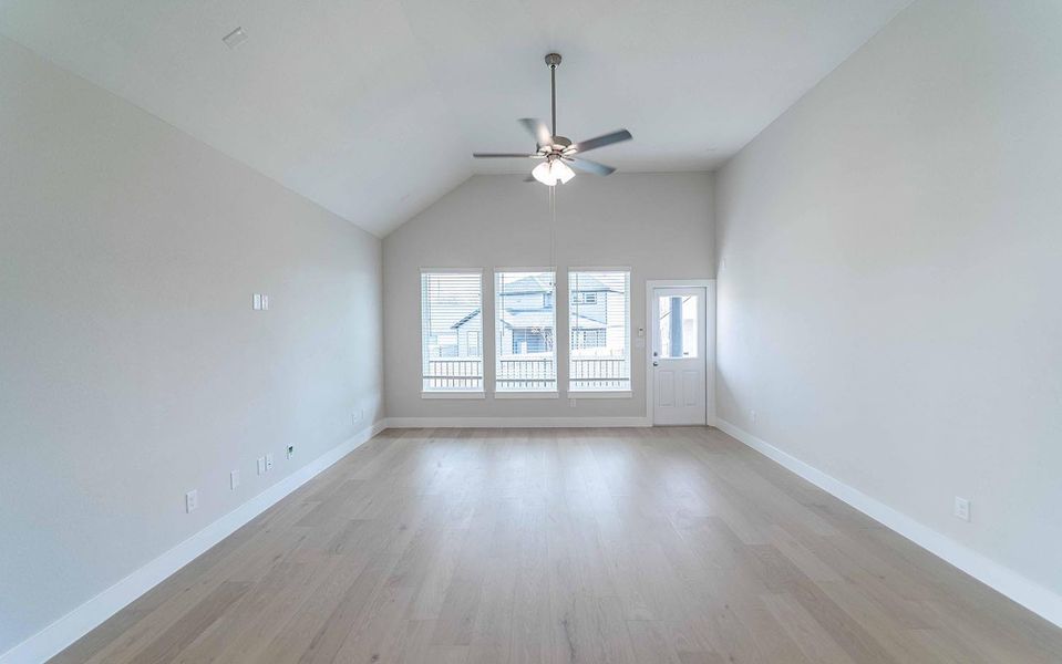 Spacious, unfurnished interior of a new home in Sanctuary, Salado (Image 14).