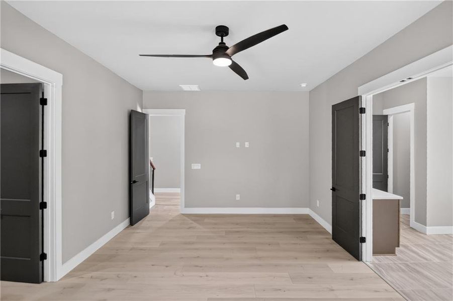 Spacious, unfurnished interior of a new home in , Stone Mountain (Image 139).