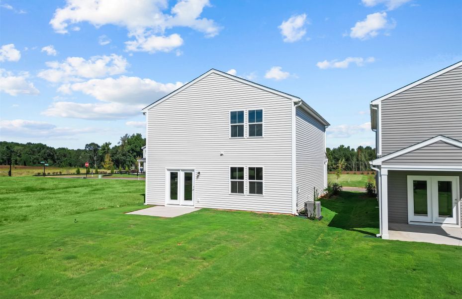 Exterior details and patio area of a home in Crestview, Spartanburg (Image 3).
