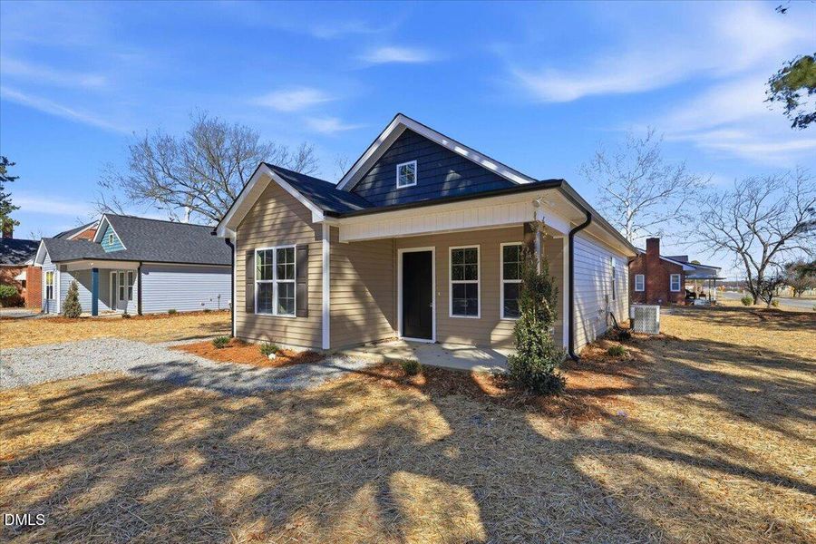 03-402 W James St-3 03-402 W James St-3